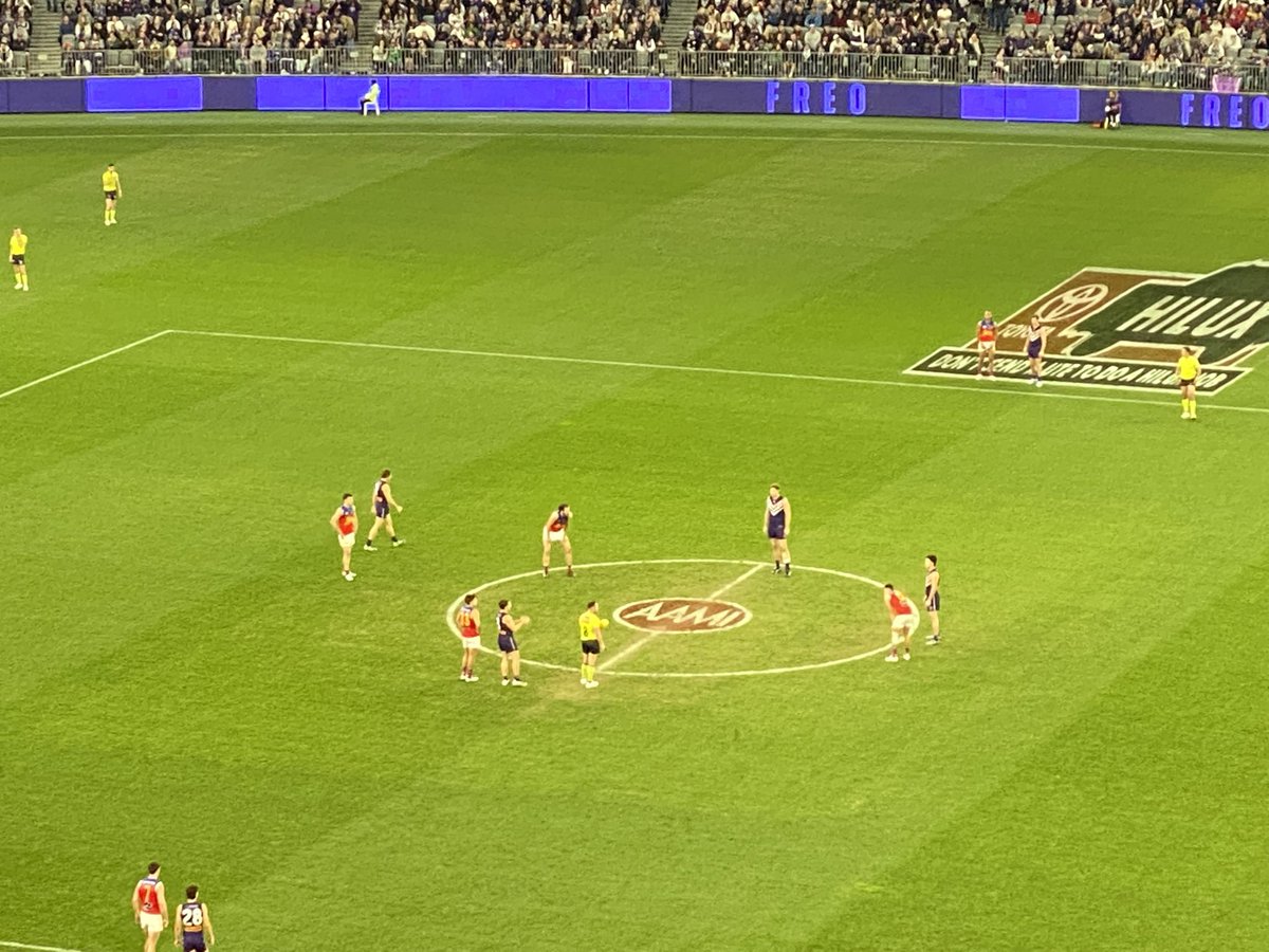 C’MON FREO!! Do it for Fyfe. And me 💜⚓️💜