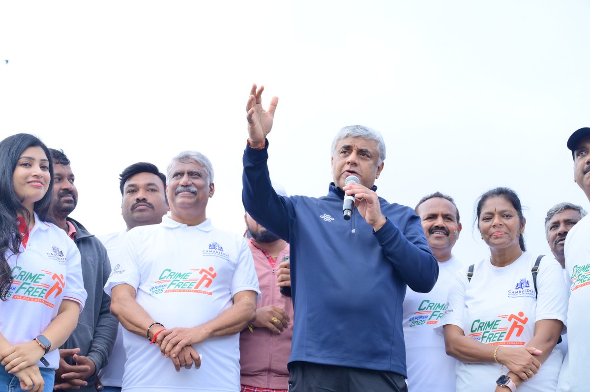 rajeevgowda's tweet image. Launched and took part in a Marathon/Walkathon for a Crime-free KR Puram along with our MLA candidate @dkmohanofficial, Hoskote MLA &amp;amp; KEONICS Chairman @SBG4Hosakote and DCC East President Nandakumar. Hoisted the Tiranga on completion. Happy to see 1000s of youth participate.…