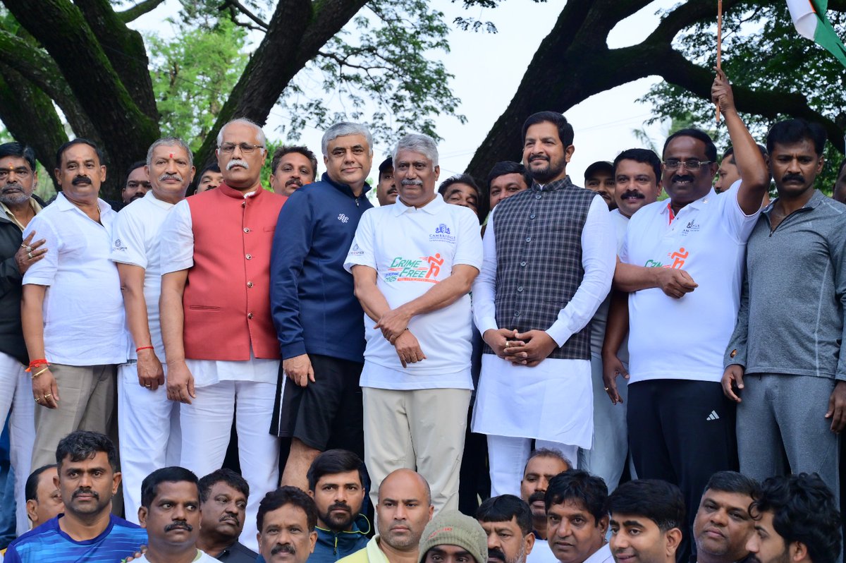 rajeevgowda's tweet image. Launched and took part in a Marathon/Walkathon for a Crime-free KR Puram along with our MLA candidate @dkmohanofficial, Hoskote MLA &amp;amp; KEONICS Chairman @SBG4Hosakote and DCC East President Nandakumar. Hoisted the Tiranga on completion. Happy to see 1000s of youth participate.…