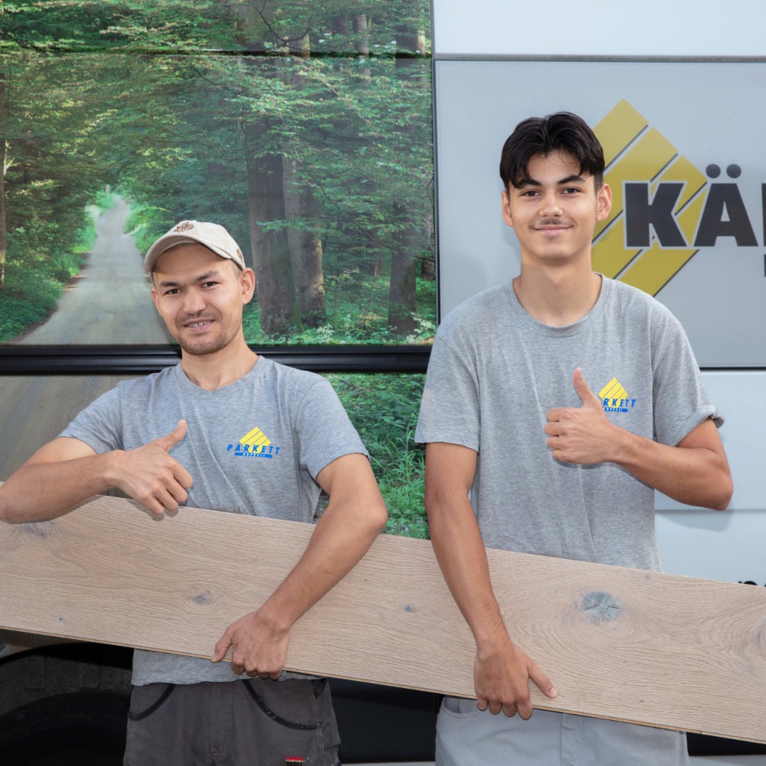 Willkomen an Board
Zwei neue Lernende wagen sich ins Abenteuer Parkett und haben am 4. August 2025 ihre Ausbildung zum Bodenleger EFZ Fachrichtung Parkett begonnen.
​
Wir wünschen Ali Shah Hosseini und Edmond Asllani einen guten Lehrstart.
