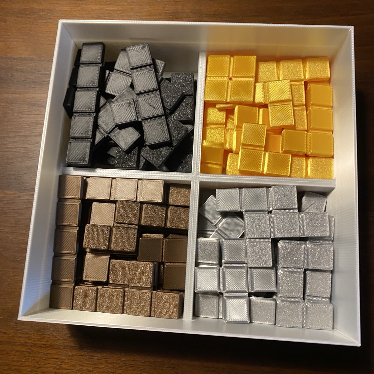 3Dプリンターで錬成したブロックスという名作ボドゲ。やろうぜ。