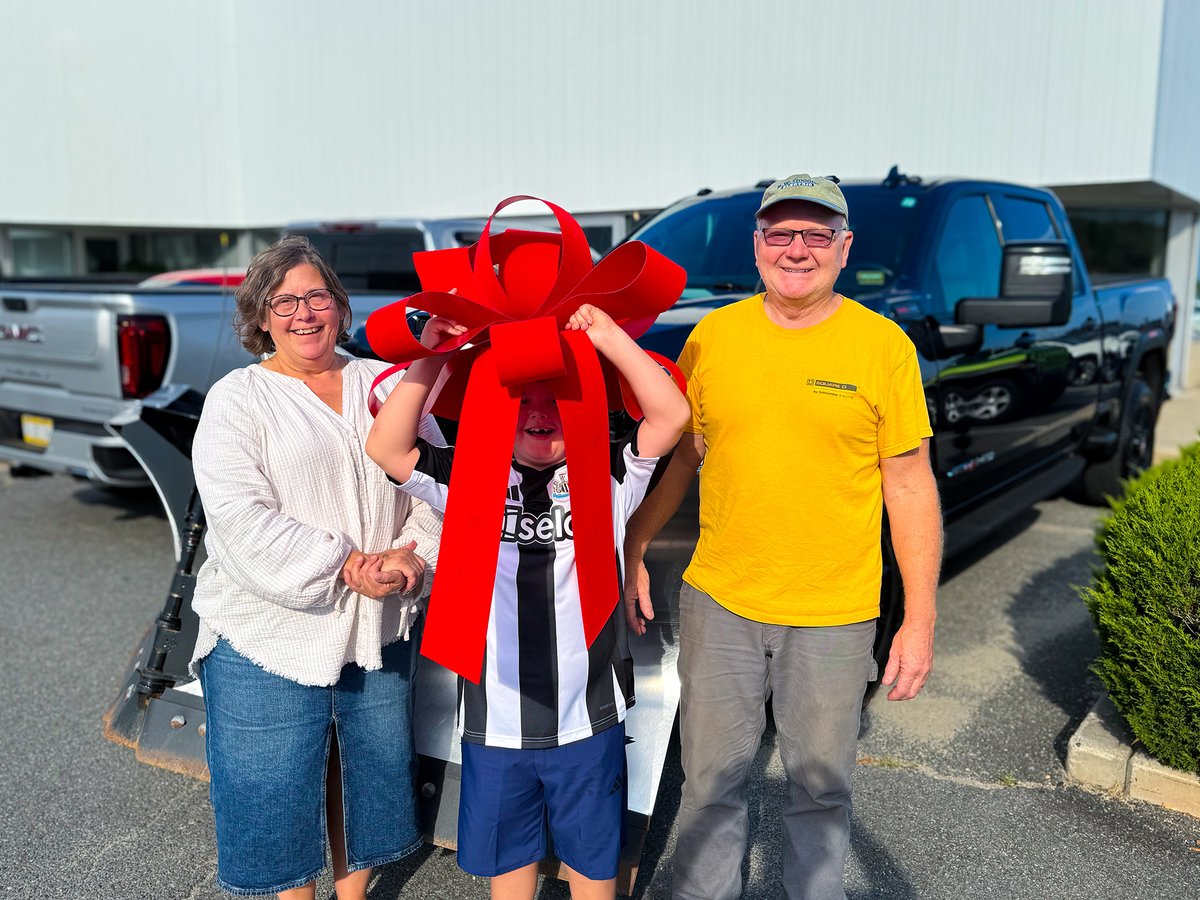 Congratulations to Russell on becoming the proud new owner of this stunning GMC Sierra 2500HD! 🙌 This delivery was full of smiles, laughs, and a little game of peek-a-boo. 😉🙈😆 
We wish you many miles filled with power, comfort, and adventure in your Sierra 2500HD! 🛻💨