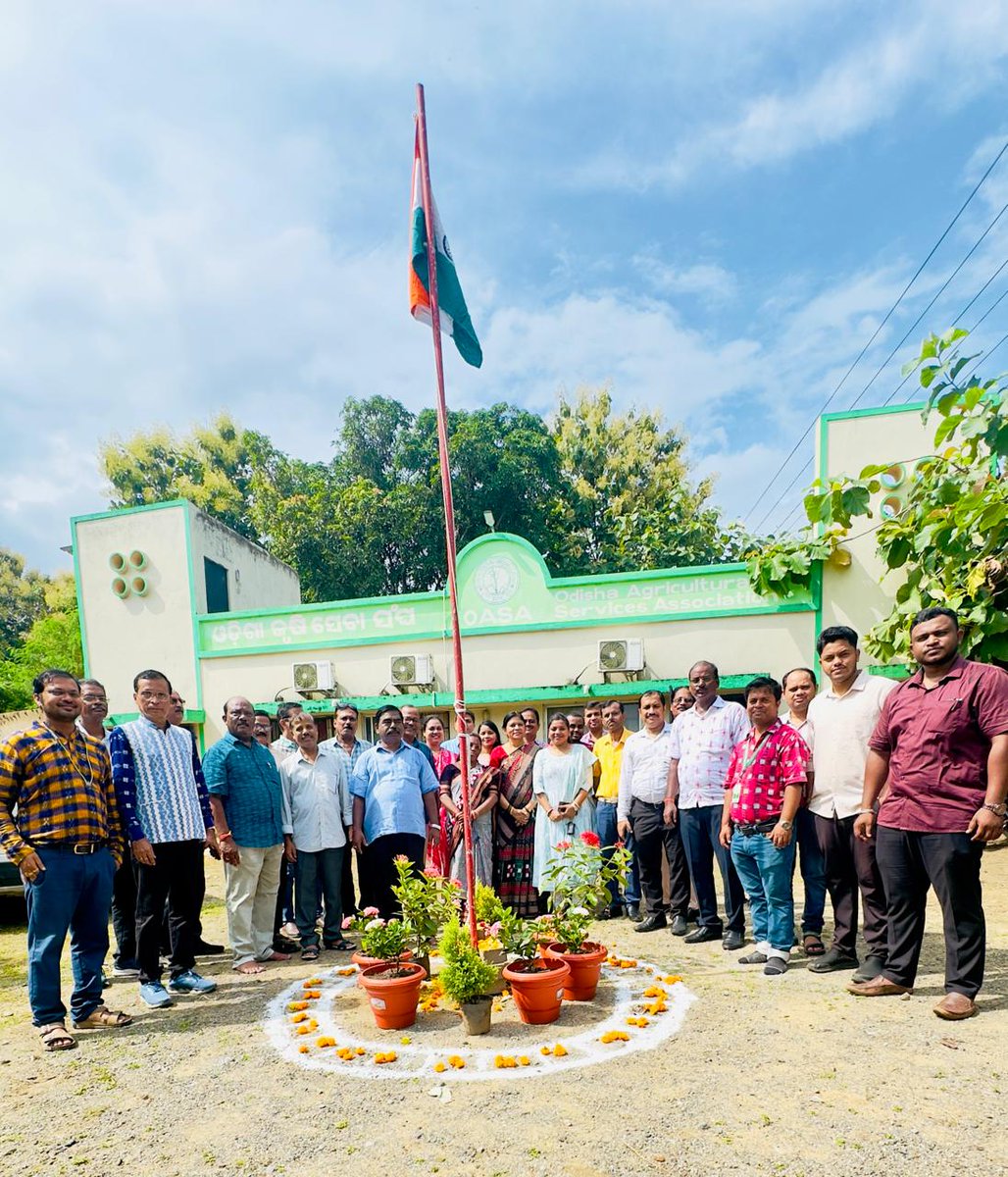 OASA_odisha's tweet photo. May the tricolor wave high in every heart,reminding us of our duties and responsibilities towards our nation.
Jay Jawan Jay kishan
Bharat Maata ki Jai 
Happy Independence Day
@krushibibhag https://t.co/JZpqt5MnIZ