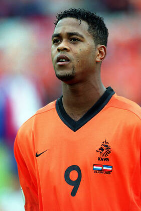 mns85oppl1's tweet photo. @90sfootball Seedorf 🔄 Davids
Robben 🔄 Kluivert https://t.co/haxd5jCBDs