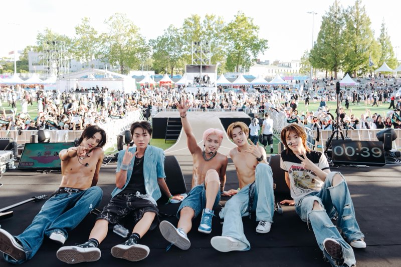 250815 #JUMF2025 📸 

무더위에도 즐겨주신 관객 여러분이 최고입니다👍
여러분과 함께 뛰어놀 수 있었던 행복한 추억🔥

#캐치더영 #CATCHTHEYOUNG #CTY
#이상형 #Ideal_Type
#CATCHTHEYOUNG_IdealType
#전주얼티밋뮤직페스티벌