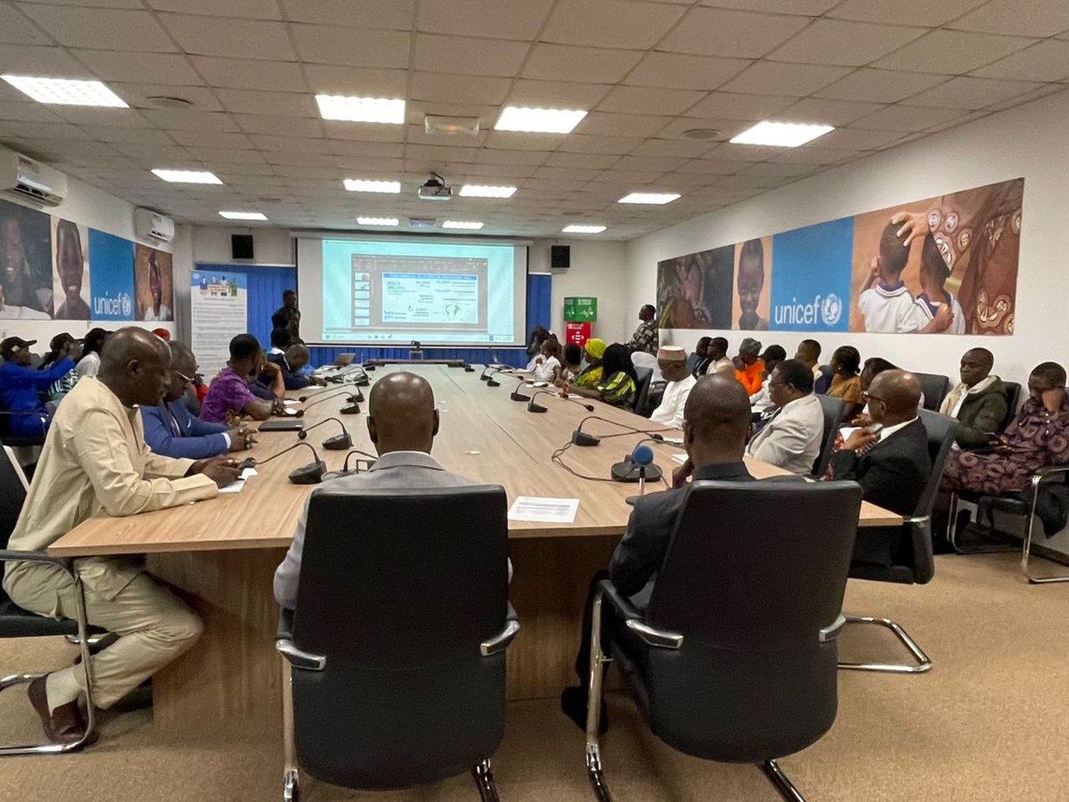 vnubenin's tweet photo. À la #JIJ2025, @UNBenin et @gouvbenin ont célébré les actions locales de la jeunesse pour les #ODD.
Notre programme assistant Eriyomi OLOUNLADE y a présenté le programme #VolontairesONU, une passerelle pour passer à l’action mondiale.
Inspirer la jeunesse à s’engager !
 #VNUBenin https://t.co/1PfqemjG3r