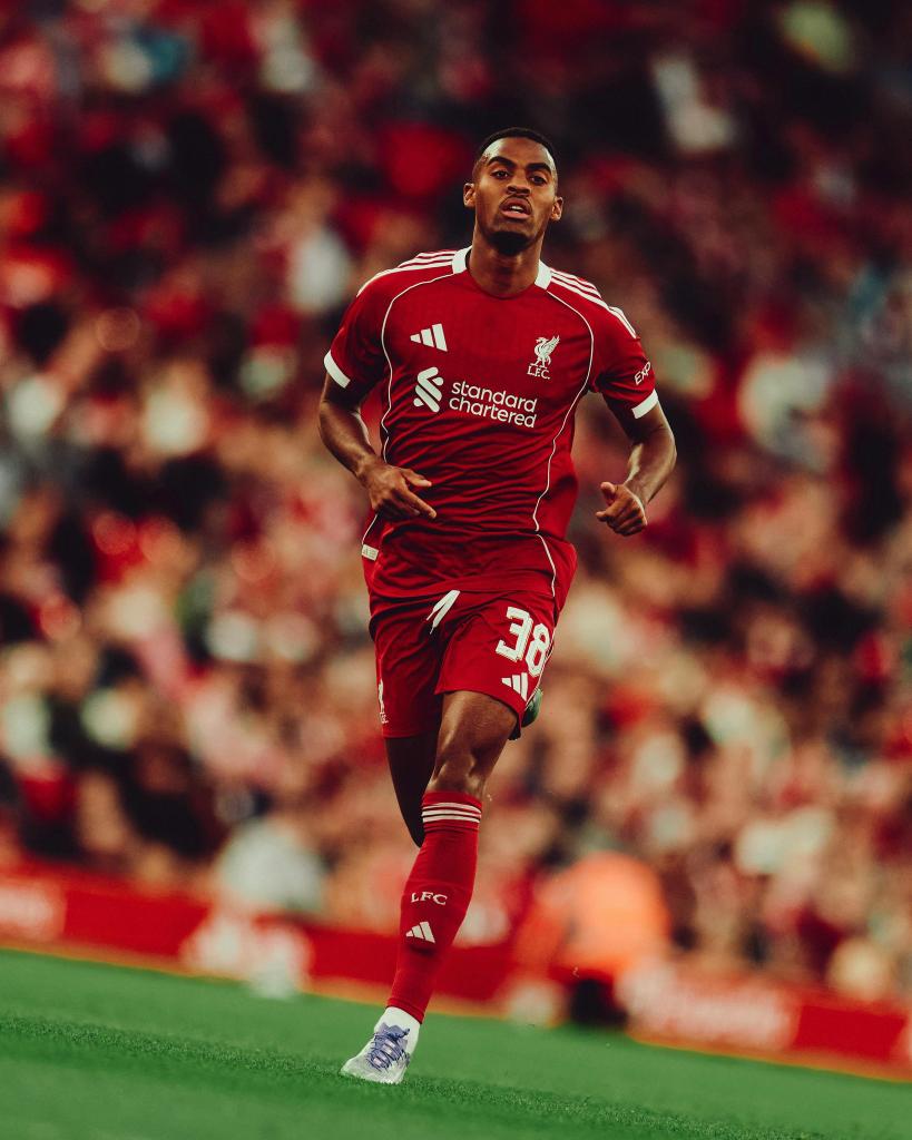 You would think that Baleba is some type of Pedri or Vitinha because of this hype going on but his just a younger version of Gravenberch. So I'm not worried. We have a better player😏