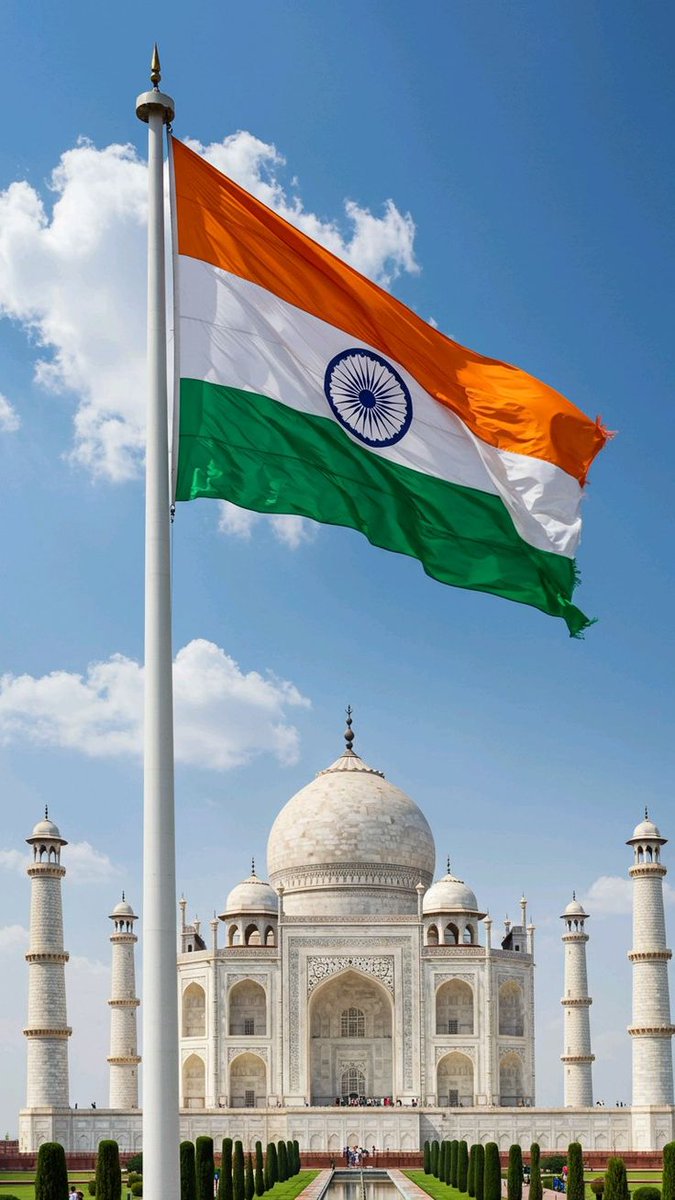 "भारत को एक ख़त – 78 साल की आज़ादी के नाम"

प्रिय भारत,

आज तुझे देख रहा हूं, तिरंगे की छांव में, ताजमहल की गोद में, और हवा में लहराते उस कपड़े के हर रेशे में मुझे तेरी 78 साल की धड़कन सुनाई दे रही है। ये धड़कन कभी धीमी हुई, कभी तेज़, लेकिन रुकी कभी नहीं। तू 15 अगस्त 1947 को पैदा