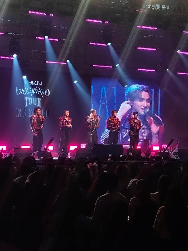 komal_rajdeep's tweet photo. They are killing it guys 😭 💞✨❤️‍🔥🔥
#LYKNTOURxBENGALURU 
#LYKNUNLEASHEDWORLDTOUR 
#Lykn #LyknUnleashed https://t.co/uCv8d8Tmtr