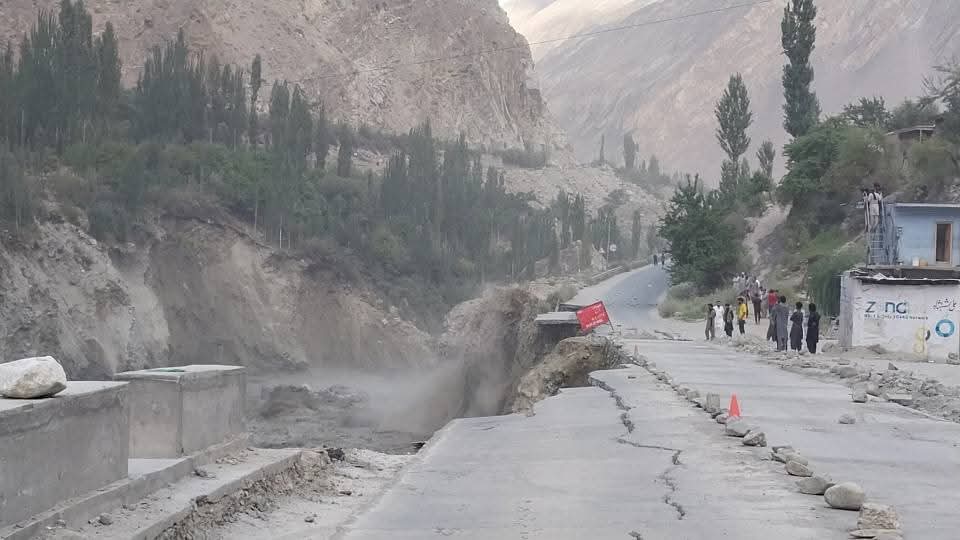 The Awami Workers Party (AWP) has condemned the completely haphazard response of the ruling hybrid regime to terrifyinh flash floods in Gilgit-Baltistan (GB), Kashmir and the mountainous regions of Swat, Buner, Dir, Bajaur and other parts of Pakhtunkhwa, resulting in the 

1/n