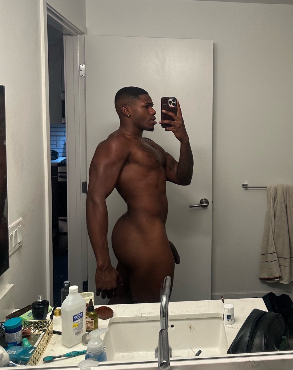 FreshHello99's tweet photo. Being eating my oats 🍑🥵 https://t.co/p0B61T71YM