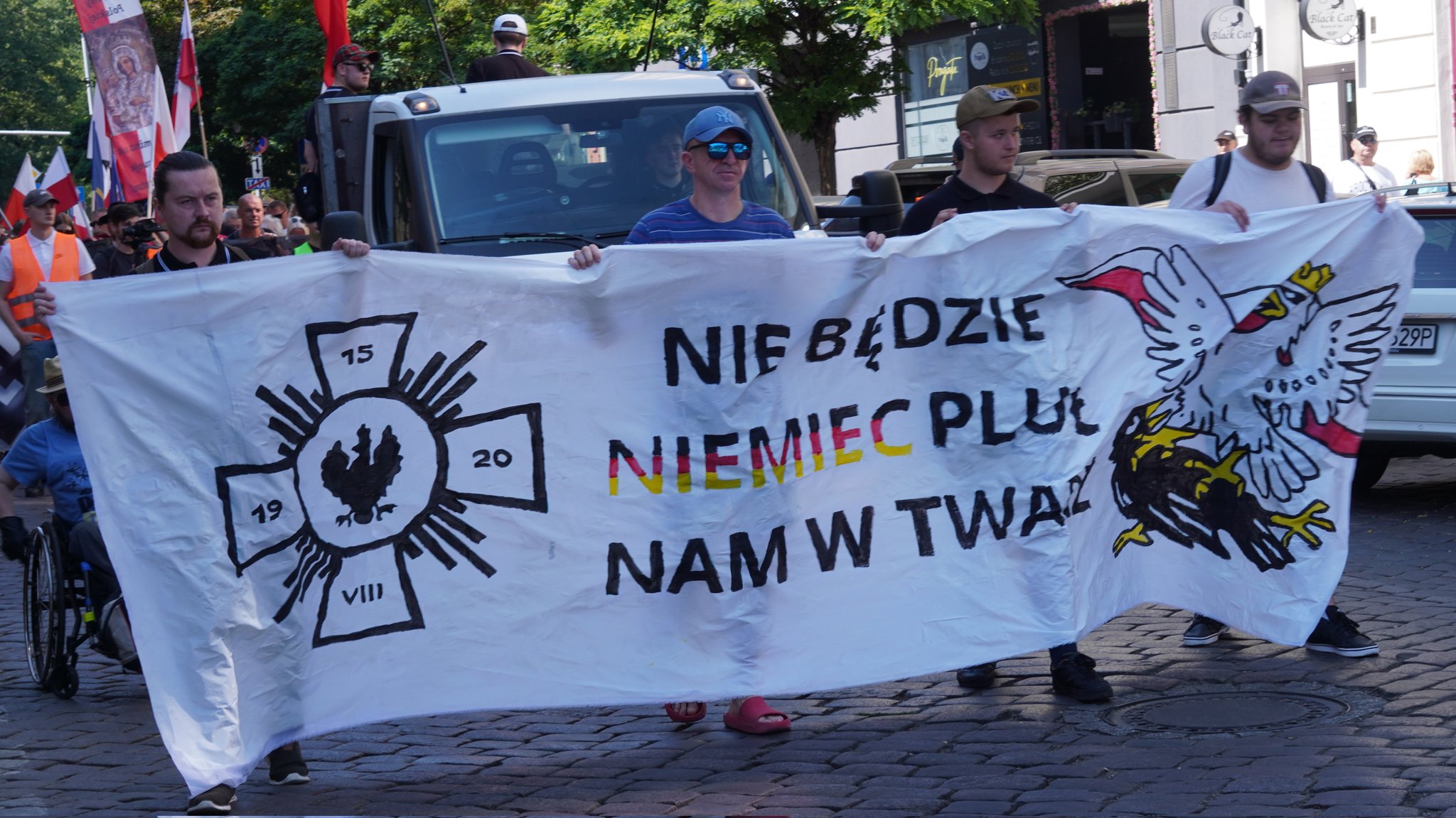 https://pbs.twimg.com/media/GyZR41QXQAMcFba.jpg:large