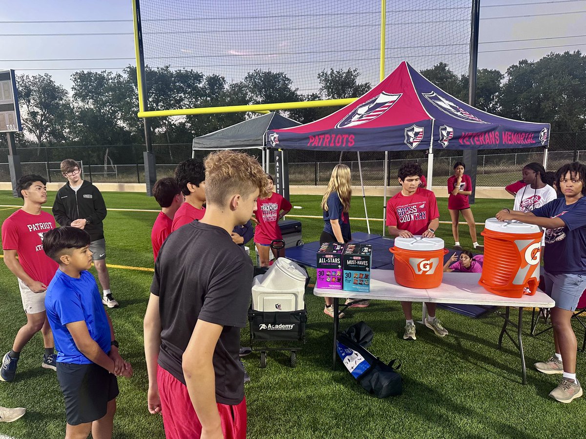VMHS_XC's tweet photo. 🏃♂️💨 VMHSXC is READY! 💨🏃♀️
We wrapped up our last practice this morning running our EAP & reviewing our flight plan so we’re locked in for tomorrow’s first meet! 💙❤️ Let’s go make it a great start to the season! 🏅🔥
#FirstMeet #FlightPlanReady @SAVeteransHS @JISD_ATHLETICS https://t.co/5gJE1OpZzg