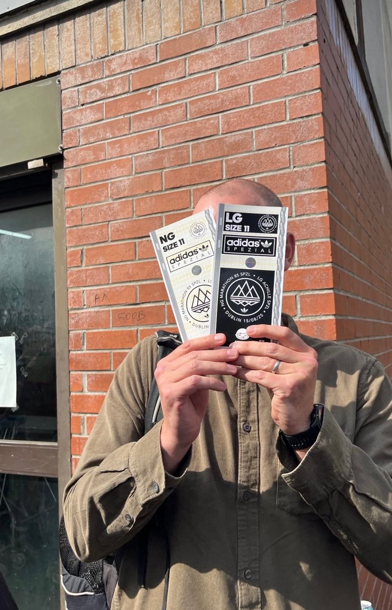 adidasonfoot's tweet image. Good turn out in Dublin for the Spezial Launch , looks like these lads are maybe supposed to be at work?!! #workingfromhome ! 😂

📸 @Offspring_UK