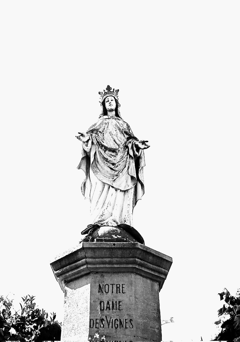 *Spank me up*
Notre dame de la vulve.