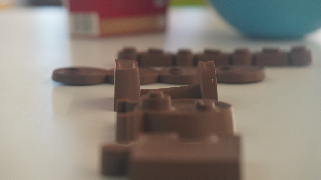 cebcambridge's tweet photo. DO NOT CONSUME🍫

These may look a bit like chocolate, but they're actually 3D printed models designed by our Sutton Trust Summer school students to visualise what their custom-made chocolate bars will look like.

🧪⚙️🌱🔋

#ChemicalEngineering #Biotechnology #CambridgeUniversity https://t.co/ePHGVcOsQ1