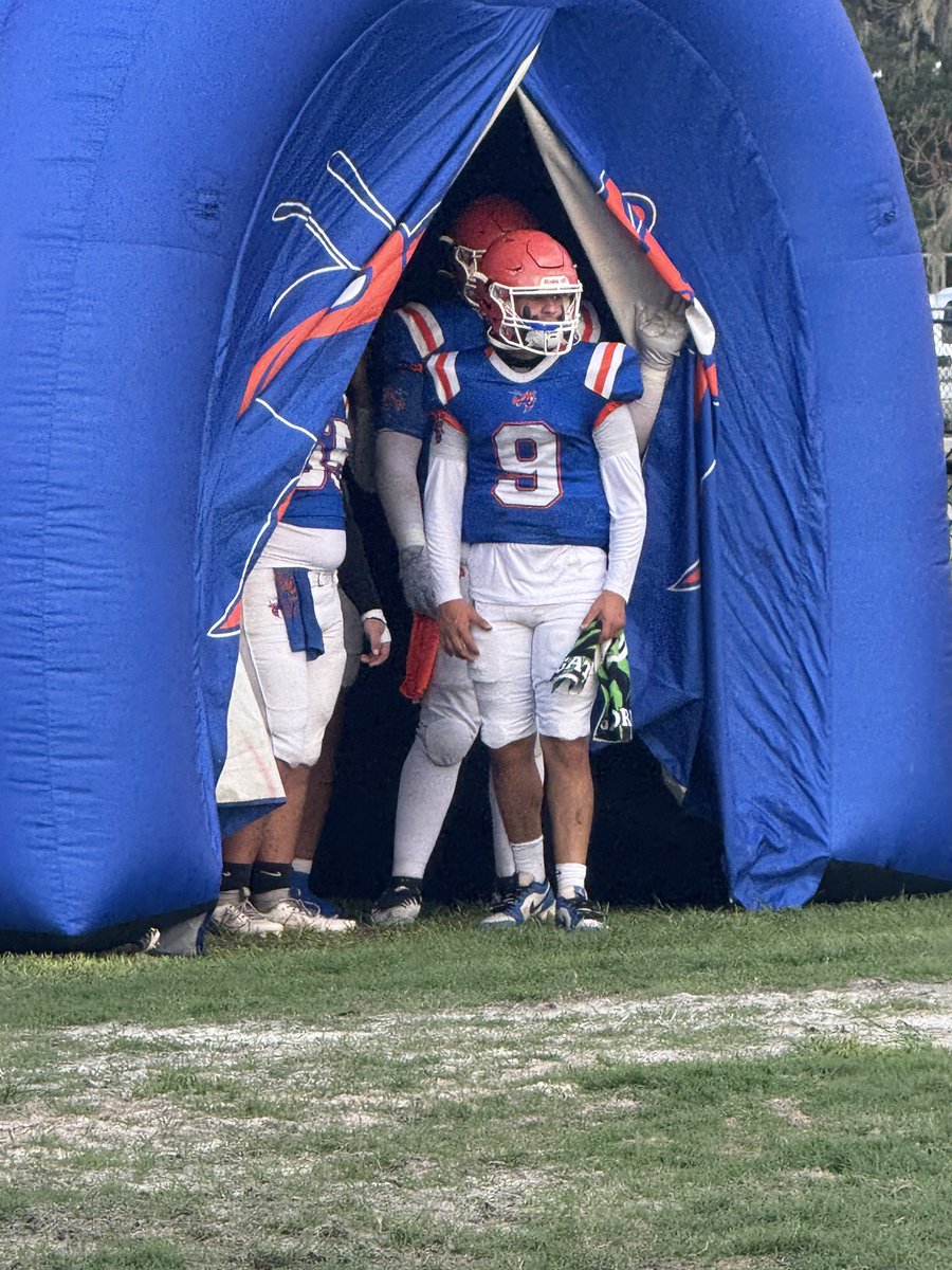 On to round 3. Please take a minute and vote (free) for Ethan daily.  Thank You to everyone for their support. 🙏🏻

athleteoftheyear.org/2025/ethan-6dc0

#QB1
#TowWay
#Football 
#Bartow