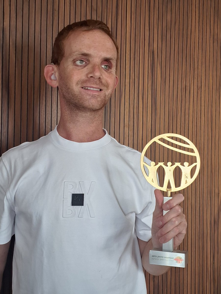 סיפור קטן לשבת
בשנת 2011, יצאתי לדרך עם חלום – לחבר את שדרות, נתיבות ואופקים ללב תל אביב, עם קווי תחבורה מהירים וישירים.
זו לא הייתה משימה פשוטה. חודשים של ויכוחים, מריבות ושיחות שנגמרו לא פעם בצעקות ובעצבים. אבל לא ויתרתי. לחצתי, הצקתי ונלחמתי – עד שהצלחנו: קו 378 המהיר לתל אביב