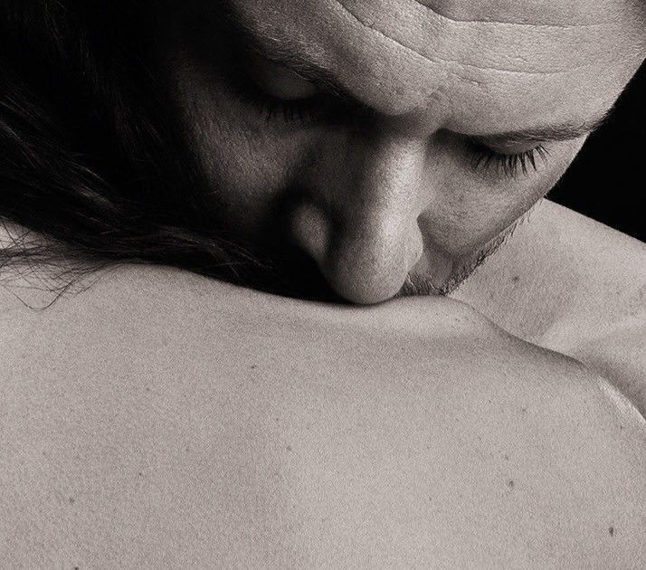 Scribe_muse2's tweet image. I #melt as your words drop

I melt from your stare

So crazy we cannot stop

The world is unprepared

#loversofpoetry 
@Scribe_muse2