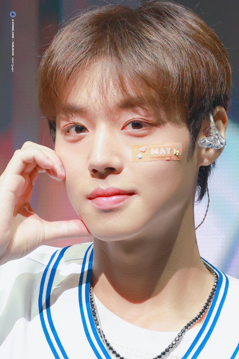 20250712 PARKJIHOON FAN MEETING ‘OPENING’ in Seoul

와!! 진짜!!! 사랑해!!!!💖

#박지훈 #Parkjihoon
#지후니를9년째찍고있는데요_지후니의잘생김은익숙해지지않아서매번감탄에감탄을하고있어요_🥹 
#주접멘트는영소질이없어서_그저감사할뿐입니다_😬