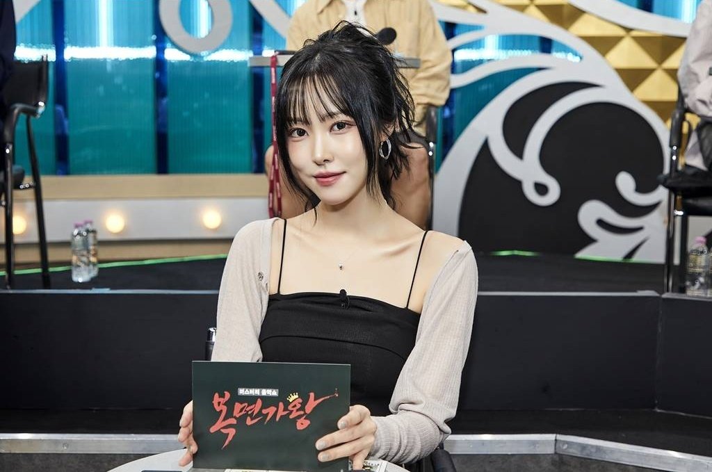 #INFO | Yuju irá participar do King Of Mask Singer desta semana como jurada.

#YUJU #유주 <a href="/YUJU_atarea/">유주 (YUJU)</a>