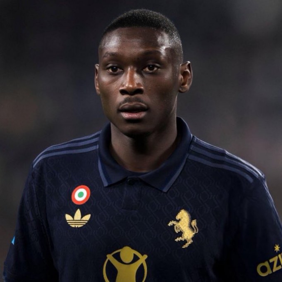 Para #KoloMuani solo faltan los detalles finales: un acuerdo con el #PSG por menos de 60 millones de euros, que combina un préstamo pagado y una opción de compra.

<a href="/AlfredoPedulla/">Alfredo Pedullà</a> 🟡