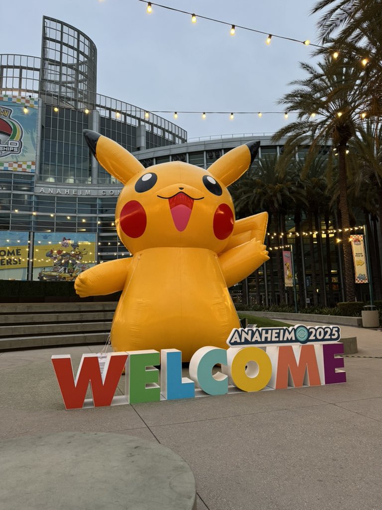 On se prépare pour accueillir la compétition.
Vous retrouverez <a href="/TontonBatteuse/">Thomas</a> dans le groupe H et <a href="/_WooIfPack/">Billy Dlc 🇸🇻🇫🇷</a> dans le groupe A 🇫🇷

Le stream commence à 18h! On vous attend nombreux 💃

twitch.tv/colonneslances…