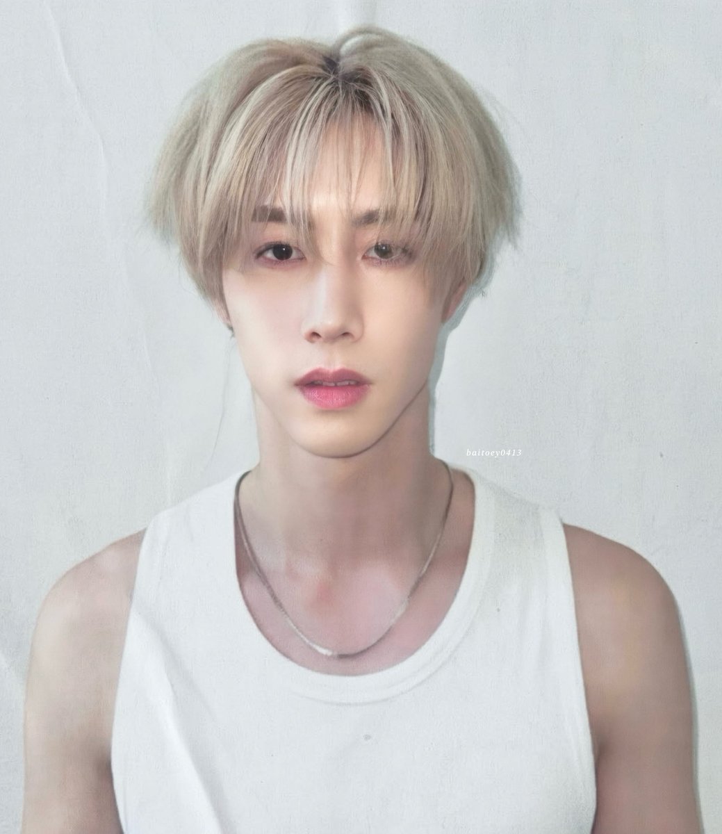 รูปนี้แบบชัดๆคือดีไปอีก หล่อออออออ😭
#MarkTuan #holdstill