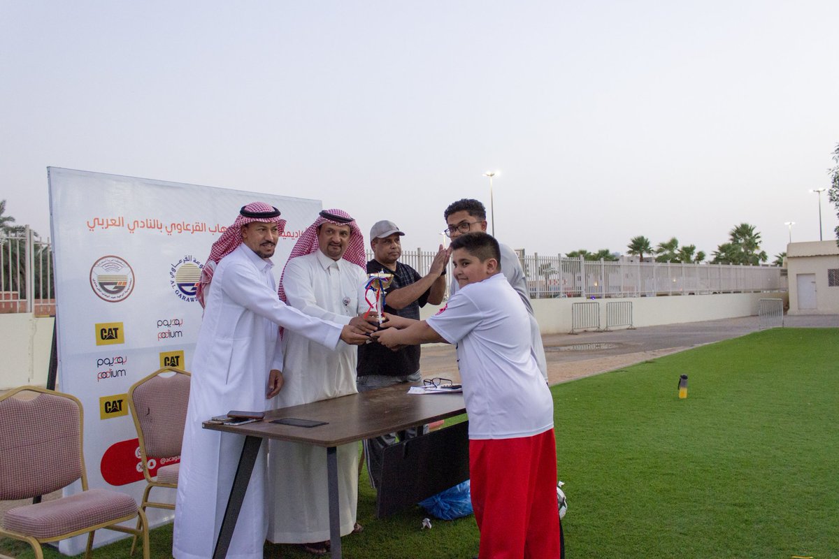 acagarawi's tweet photo. 🏆⚽
أقيم دوري كرة القدم للمرحلة الابتدائية بمشاركة 8 فرق، تنافسوا حتى المباراة النهائية والتي أقيمت بين متصدري المجموعتين وسط أجواء رائعة.

أمين عام الأكاديمية، توج المركز الأول بالكأس والميداليات الذهبية، وكرم المركز الثاني بالميداليات الفضية.

#أكاديمية_القرعاوي #عنيزة https://t.co/JnVRVjcW22