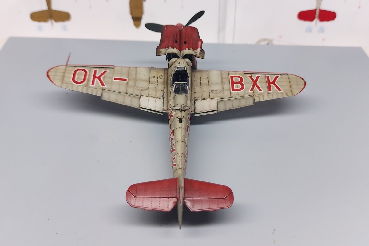 エデュアルド 1/72
Avia S-199
出来ましたンゴ。
メーカー純正ディテールアップパーツのコクピットとエンジンセットを組み込んでいますンゴ。
・2個同時に組み込む設計にはなっていない
・どちらか単品を組み込むにしても加工と調整は容易ではない
のでご利用は計画的に。ンゴよ。
#セーブザマナティー