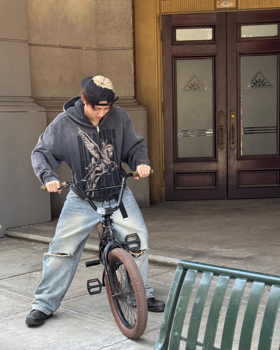 itchaseonghx's tweet photo. 🚲💨 https://t.co/POMoXfNsYF