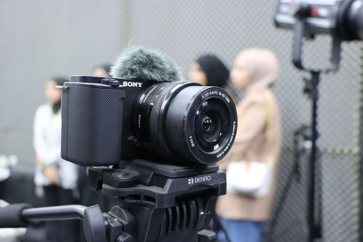 في اسبوعها الثاني ..
جامعة كركوك تواصل اطلاق سلسلة دوراتها التدريبية
بإشراف مباشر من قبل رئيسها الأستاذ الدكتور عمران جمال حسن، جامعة كركوك تواصل إطلاق سلسلة جديدة من الدورات التدريبية المتخصصة في المجالات المتنوعة لتطوير مهارات طلبتها