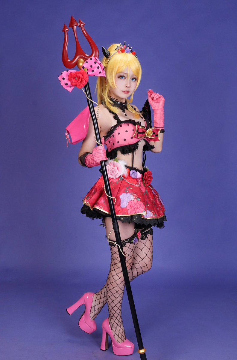 ラブライブ
絢瀬絵里

小悪魔編覚醒後↝   ̖́-