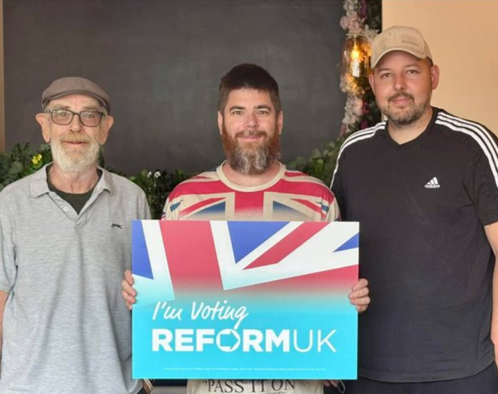 Reform Party UK Exposed 🇬🇧 (@reformexposed) on Twitter photo Richard Moore, is the Reform UK candidate for Alton Amery in East Hampshire.
There's a few things he's not telling you on his campaign material. He's possibly not told <a href="/Cllr_Kellermann/">Cllr Matthew Kellermann - Reform UK - East Hants.</a>, the East Hampshire Branch Chair for <a href="/reformparty_uk/">Reform UK</a>.
There is a court order stating one of Richard Moore, is the Reform UK candidate for Alton Amery in East Hampshire.
There's a few things he's not telling you on his campaign material. He's possibly not told <a href="/Cllr_Kellermann/">Cllr Matthew Kellermann - Reform UK - East Hants.</a>, the East Hampshire Branch Chair for <a href="/reformparty_uk/">Reform UK</a>.
There is a court order stating one of