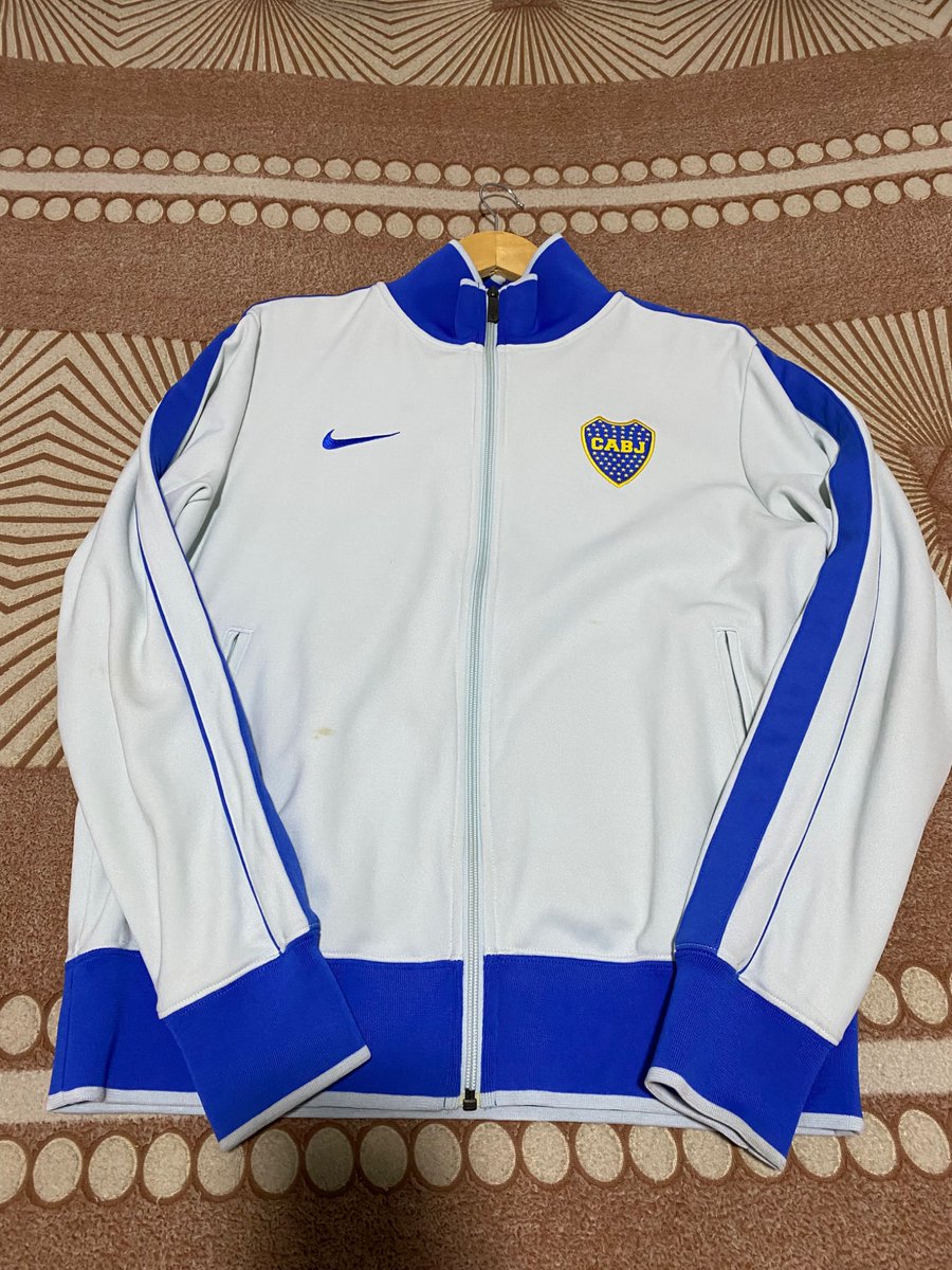 Sebacabe2's tweet photo. @marto_m3 Rompe vientos 2020 talle S (va para un M también) $180
Campera N98 2016 talle M $80
Conjunto 2015/16 talle M $150
Campera N98 talle M $ 80 https://t.co/aayYkPBsna