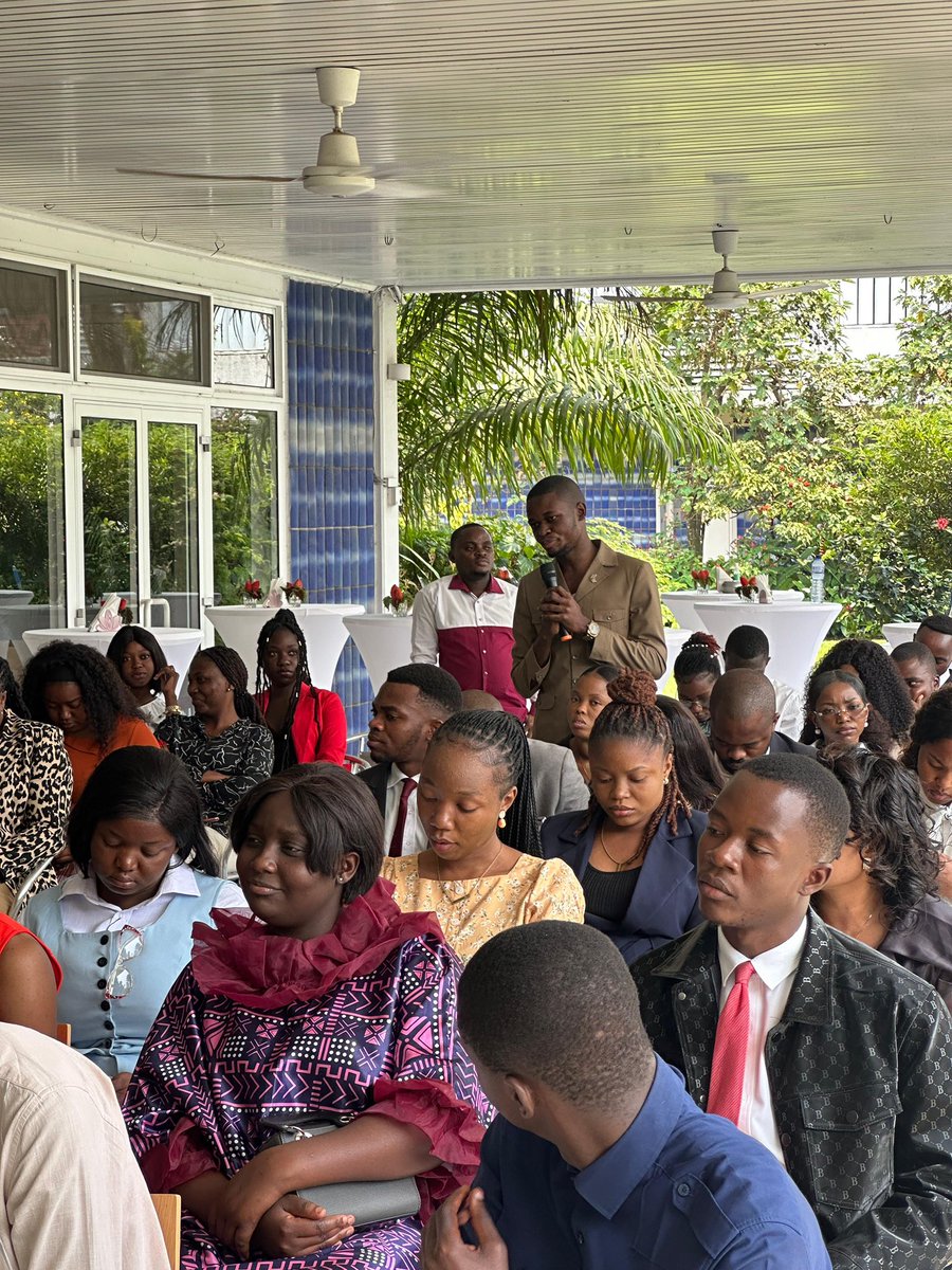 Près de deux heures d’échanges riches avec les jeunes du Forum des étudiants en relations internationales du Congo (<a href="/Fericofficiel/">FERIC</a>)– une grande diversité de sujets et des participants très engagés. Merci beaucoup pour votre visite à l’Ambassade d’Allemagne ! 🇩🇪🇨🇩