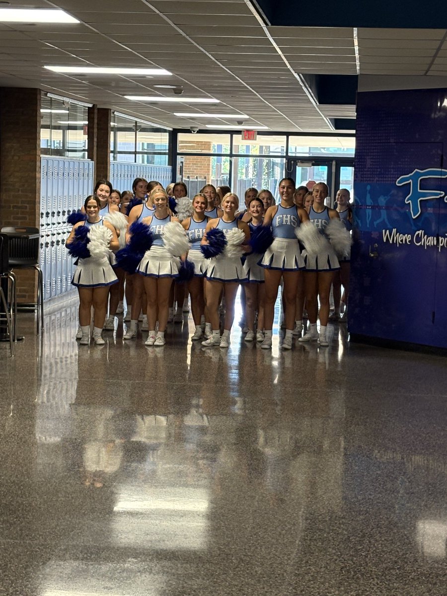 FWoodG's tweet photo. FHS having fun on our 1st Friday at the #1HS! C-Leaders, Wranglers & Mighty Mustang Band lead the way during our Stang Spirit Walk-Thru! #EveryKidEveryDay @Fwood_Cheer @FHS_WBC @FriendswoodBC @friendswoodisd https://t.co/bWhdzZapwE