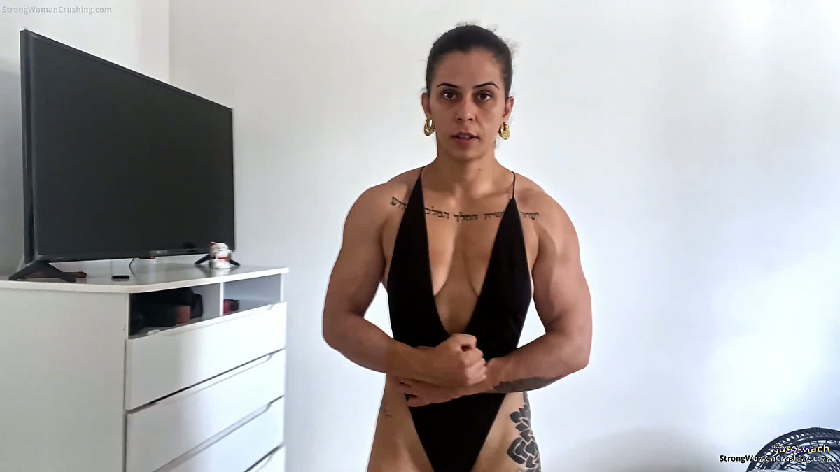 CrushingWoman's tweet photo. 🔥 **"Sassenach's Pan-Bending Power Will Leave You Speechless"**
She effortlessly smashes through metal 

**Watch her dominate now →** [Link in bio 👆]
https://t.co/PoN2aLlhoE

#PanBendingQueen #MusclePower #FeatsOfStrength #StrongWomen #CanYouHandleIt #MuscleGoddess https://t.co/APIT3mxK3E