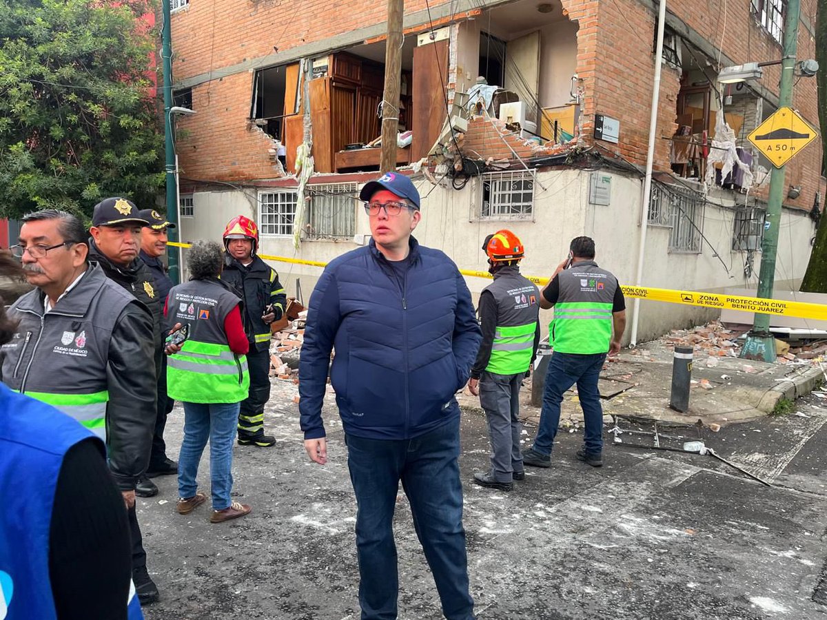 La Alcaldía Benito Juárez informa sobre una explosión registrada esta mañana en calle Edzná número 42, Colonia Independencia, presuntamente ocasionada por acumulación de gas.
🔗 bit.ly/414Wp9s