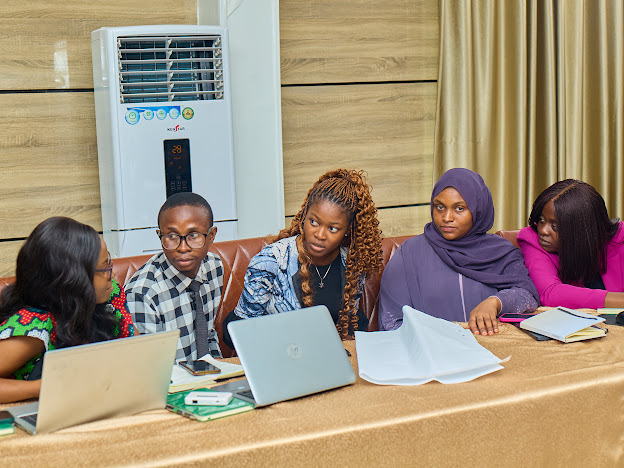 nighealthwatch's tweet photo. Bridging the gap between science and policy is essential to solving Africa’s most pressing health challenges, from persistent infectious diseases to inequitable health systems. Without strong scientific communication, valuable research risks are overlooked in policymaking.

To address this, Nigeria Health Watch launched the Science-Policy Communications Fellowship, a capacity-building programme that began on 10 July 2025 to equip public health researchers with the skills to translate evidence into policy and behaviour change.