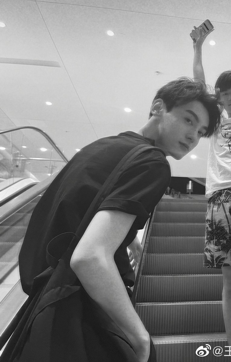3xiuing's tweet photo. พี่เถียน ??!!?!?!!!?!!!???!!????? https://t.co/hBLbopIggV