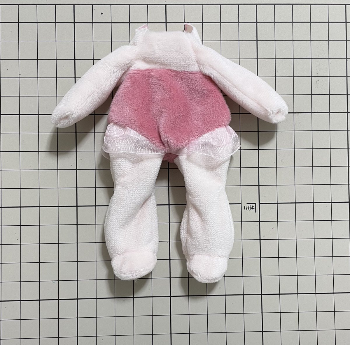 ぴよぴっこさんのインナー風ボディ作ってみました！
これだと急いで服作らなくてもいいから助かる✨

お顔はこれから作ります💦