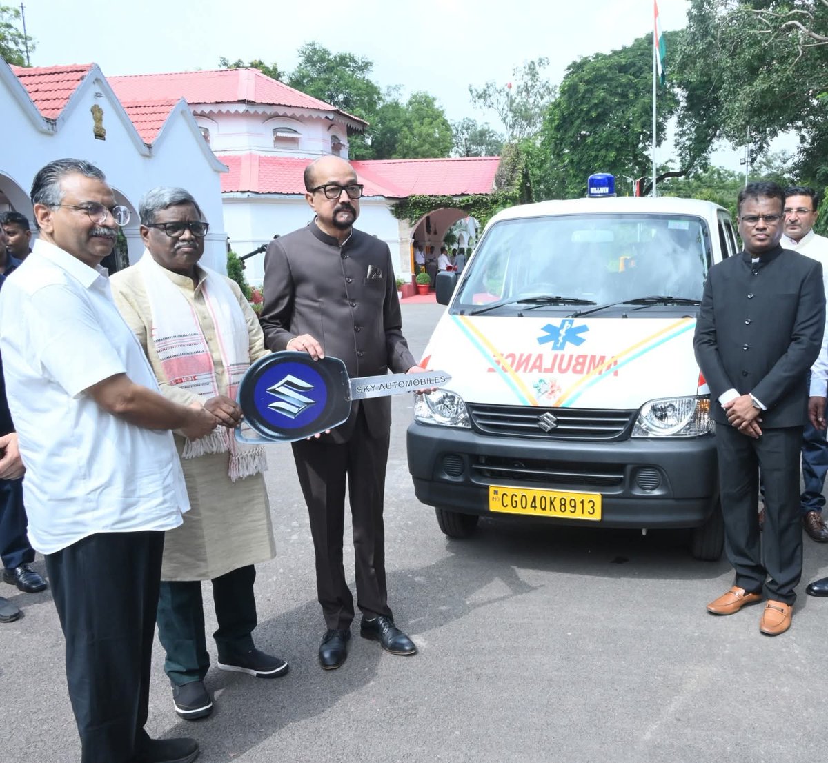 आज वनवासी विकास समिति छत्तीसगढ़ प्रांत के अध्यक्ष श्री उमेश कच्क्षप को अपने स्वेच्छानुदान मद से प्रदत्त एम्बुलेंस वाहन की चाबी सौंपी। इस अवसर पर डॉ. पूर्णेन्दु सक्सेना भी उपस्थित थे।
<a href="/rashtrapatibhvn/">President of India</a> 
<a href="/VPIndia/">Vice-President of India</a>
<a href="/narendramodi/">Narendra Modi</a> 
<a href="/PMOIndia/">PMO India</a>