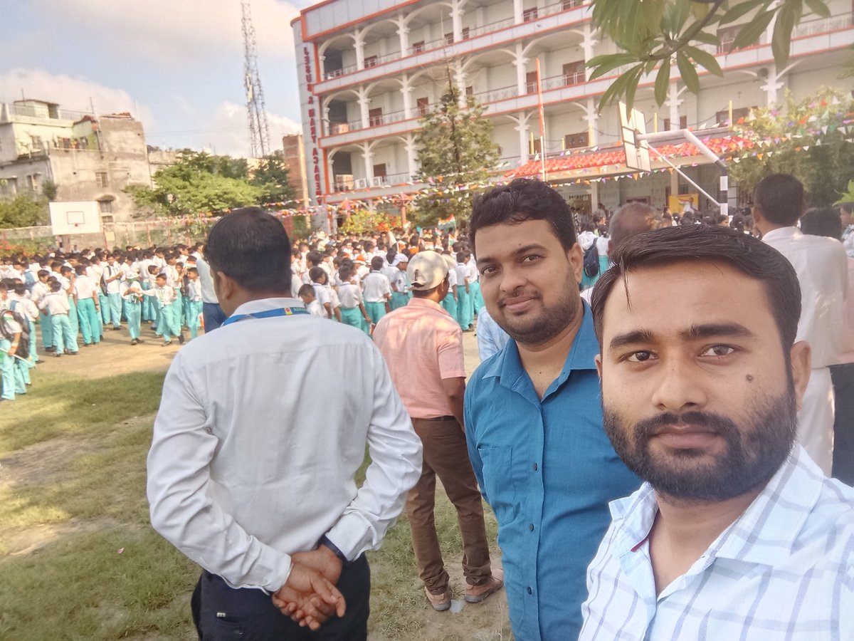 sauravkumar024's tweet image. स्कूल की वर्दी, हाथ में तिरंगा—बस यही असली आज़ादी का अहसास है। 🎓🇮🇳 #IndependenceDay2025 #IndependenceDay
#indipendencedayindia