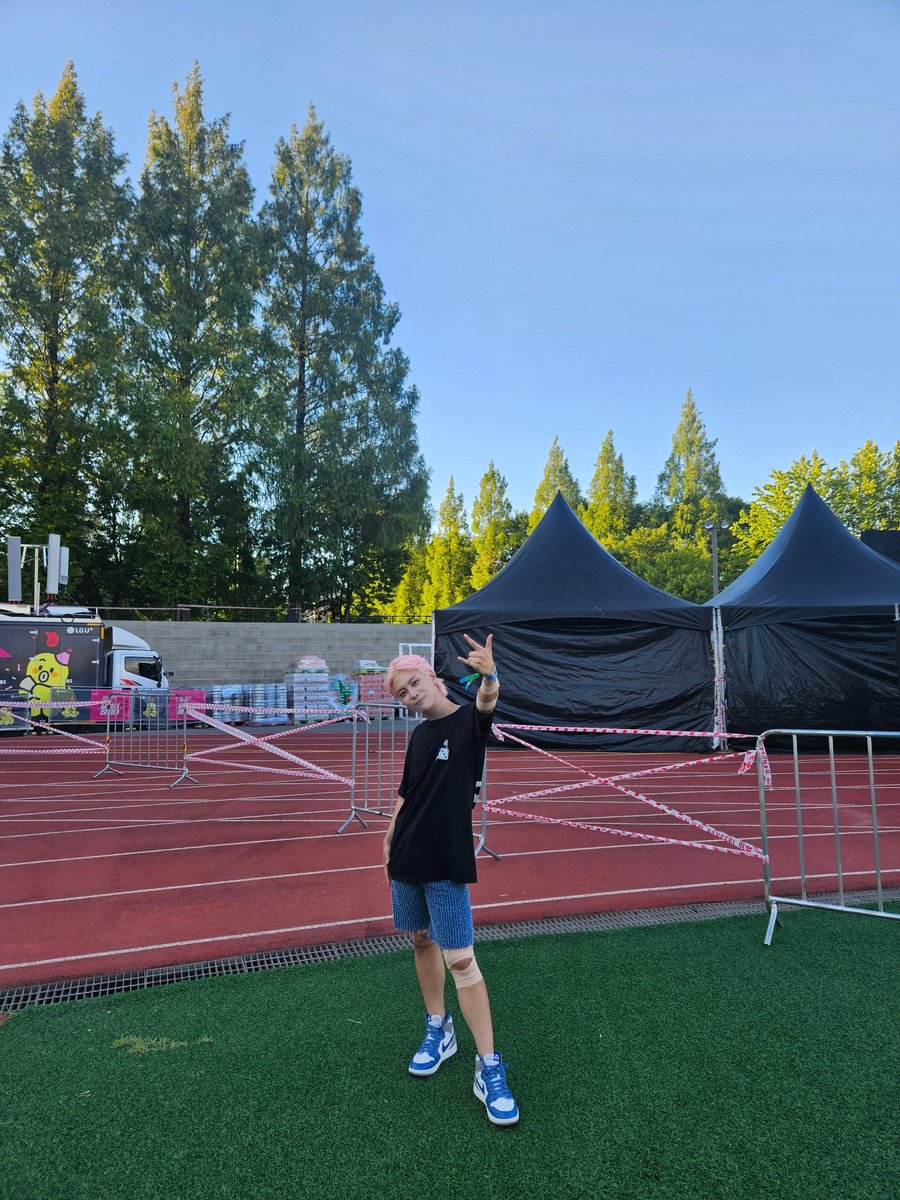 오늘 전주 JUMP!!
1년 전 오늘 기억하기 !! 

1년 전에도 즐거웠는데 올해도 역시나👍
내년에는 더 성장해있을 나를 기대하며... 

#캐치더영 #CATCHTHEYOUNG #CTY
#정모 #JUNGMO
#이상형 #Ideal_Type
#CATCHTHEYOUNG_IdealType
#전주얼티밋뮤직페스티벌