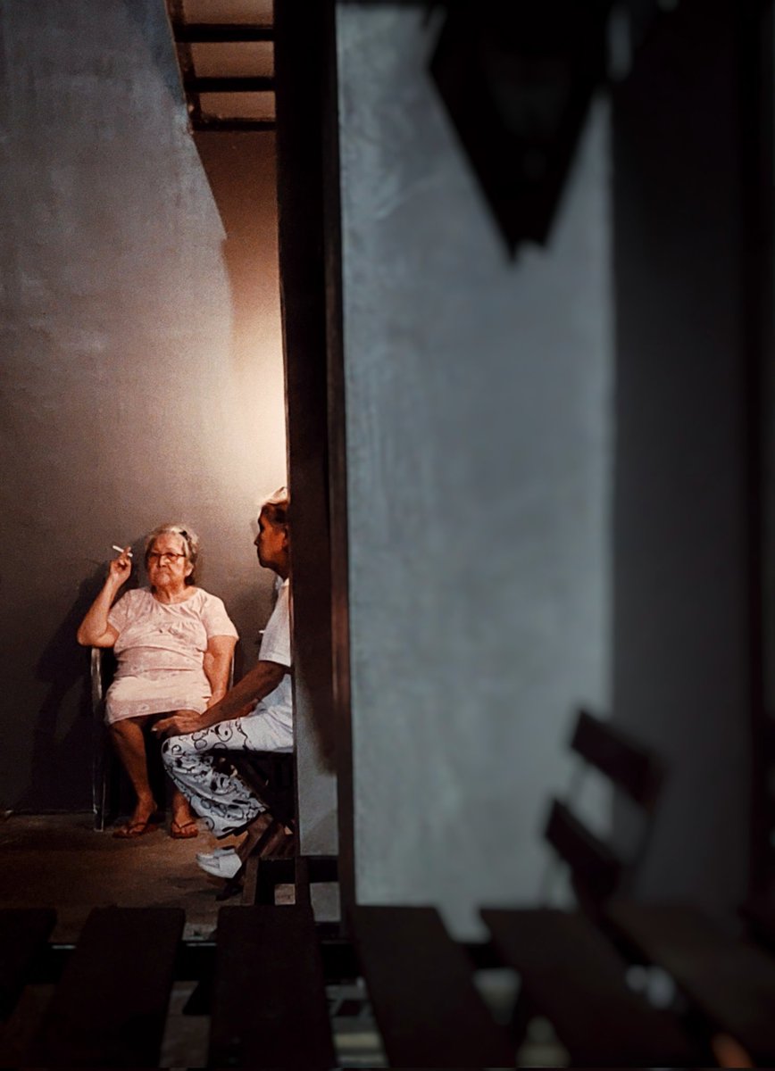 Rainy Sessions.
Ate Susie and Tita Jean. Û