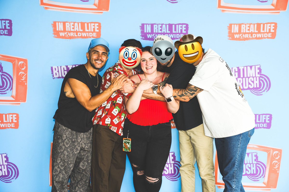 dani π€β¨ (@evergreen_dani) on Twitter photo happy birthday <a href="/TheCarlosPena/">Carlos PenaVega</a>! i hope your day is just as wonderful as you are! βΊοΈ
(p.s. we really gotta kick one of these other guys out next time so we have an updated picture together π€) happy birthday <a href="/TheCarlosPena/">Carlos PenaVega</a>! i hope your day is just as wonderful as you are! βΊοΈ
(p.s. we really gotta kick one of these other guys out next time so we have an updated picture together π€)