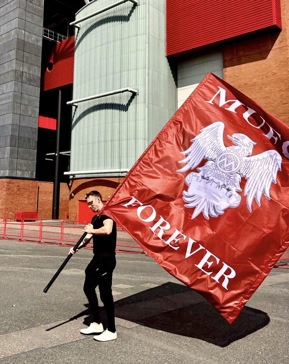 TraMufc's tweet photo. 🇾🇪RECLAIM THE STRETFORD END

🇾🇪Over 70 banners & plenty of other massive flags now in place in The Stretford End ready for Sunday

🇾🇪Right-Side (blocks W205-212)
🇾🇪All flags designed by Reds
🇾🇪Paid for by TRA
🇾🇪Next: T2, Left side & lower

Should be a cracking atmosphere, let’s play our part 👊🔥🇾🇪