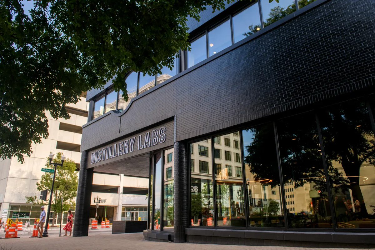 From brick &amp; mortar to startup hub 🧑‍🍳
Chef Jeremy Washum is bringing Reservations to Distillery Labs. Think: quick lunches, chef-driven specials, &amp; community spirit — all under one innovation-packed roof.
Opening soon. Come hungry.
📖 pjstar.com/story/lifestyl…