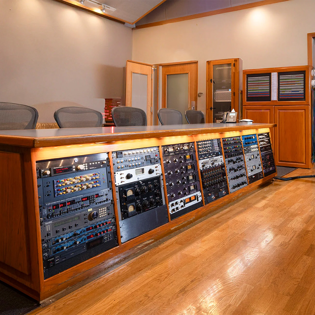 milocostudios's tweet photo. You know the #FeatureFriday is a big one when the console won’t fit on one image! This week we’re at one of the largest studio destinations on our roster – the incredible @oceanwaynashville. 

Info on our website, search “Ocean Way”
Enquiries 📩 bookings@miloco.co.uk https://t.co/gorKyYLoJ1
